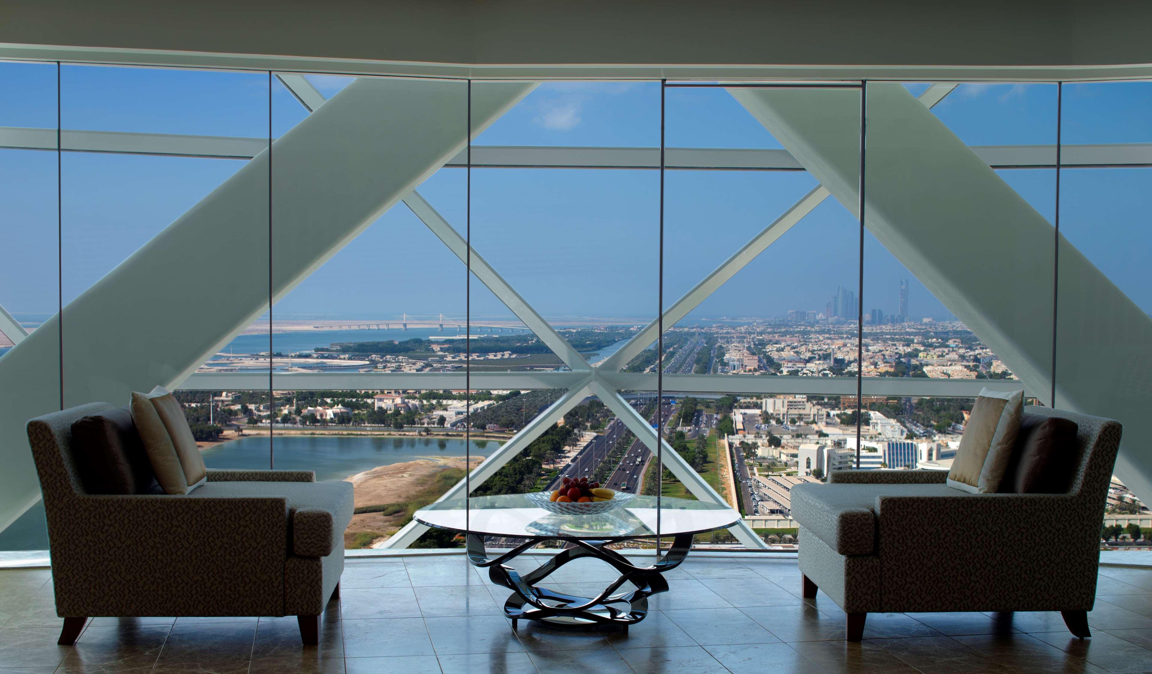 Отель Andaz Capital Gate Abu Dhabi, By Hyatt Экстерьер фото